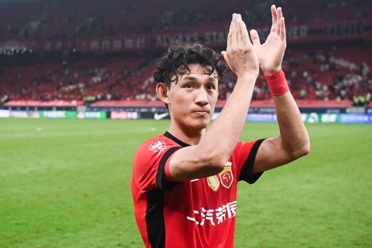 球王会体育官方网站-确认为海港再战一年,36岁王燊超:队长最重要的一点是以身作则